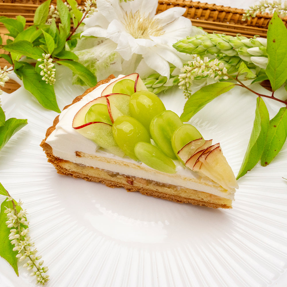 シャインマスカットと紅玉のタルト 〜30th Anniversary Tart〜