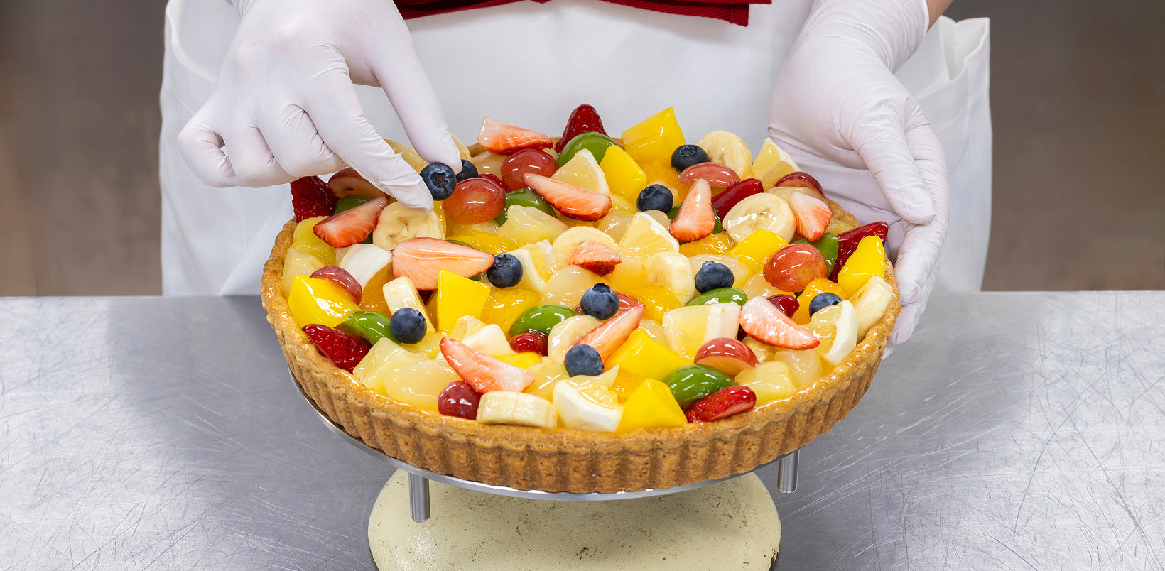The process of finishing the tart