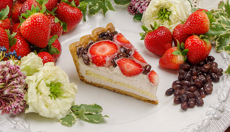 【店舗限定】イチゴのババロアと小豆クリームのタルト