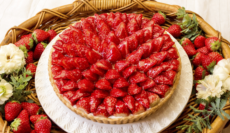 【店舗限定】イチゴとホワイトチョコババロアのタルト
