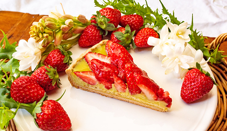 【店舗限定】宮城県山元町 山元いちご農園の“にこにこベリー”とピスタチオカスタードのタルト