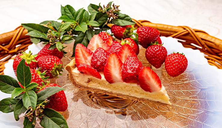 【店舗限定】三重県伊賀市産 “伊賀満天星(いがどうだん)いちご"のタルト