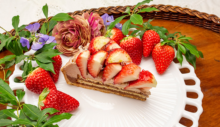 特選 静岡県産 “紅ほっぺ”とチョコレートクリームのタルト
