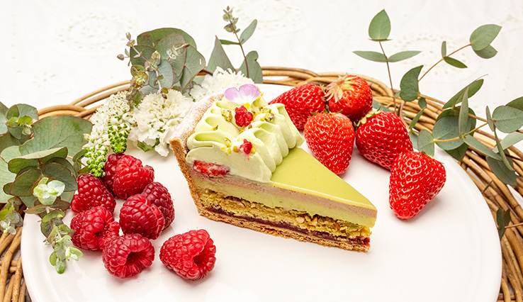 【店舗限定】花かんむりのタルト 〜ピスタチオと赤いフルーツ〜