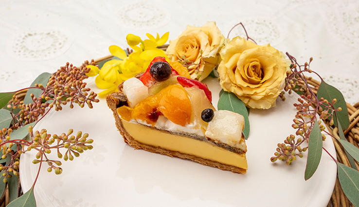 【新作・店舗限定】冬のフルーツとカスタードプリンのタルト 〜黒蜜風味〜